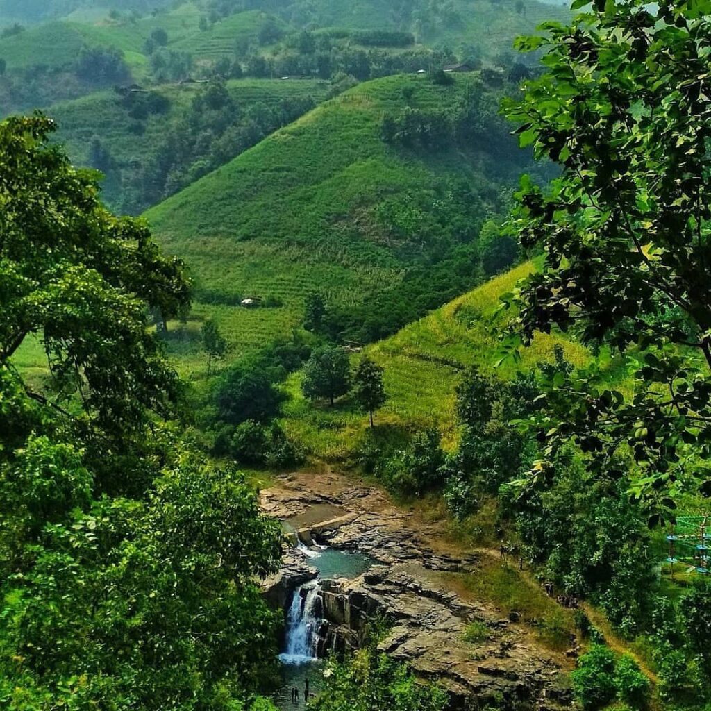 "5 Beautiful Waterfalls in Gujarat You Must See